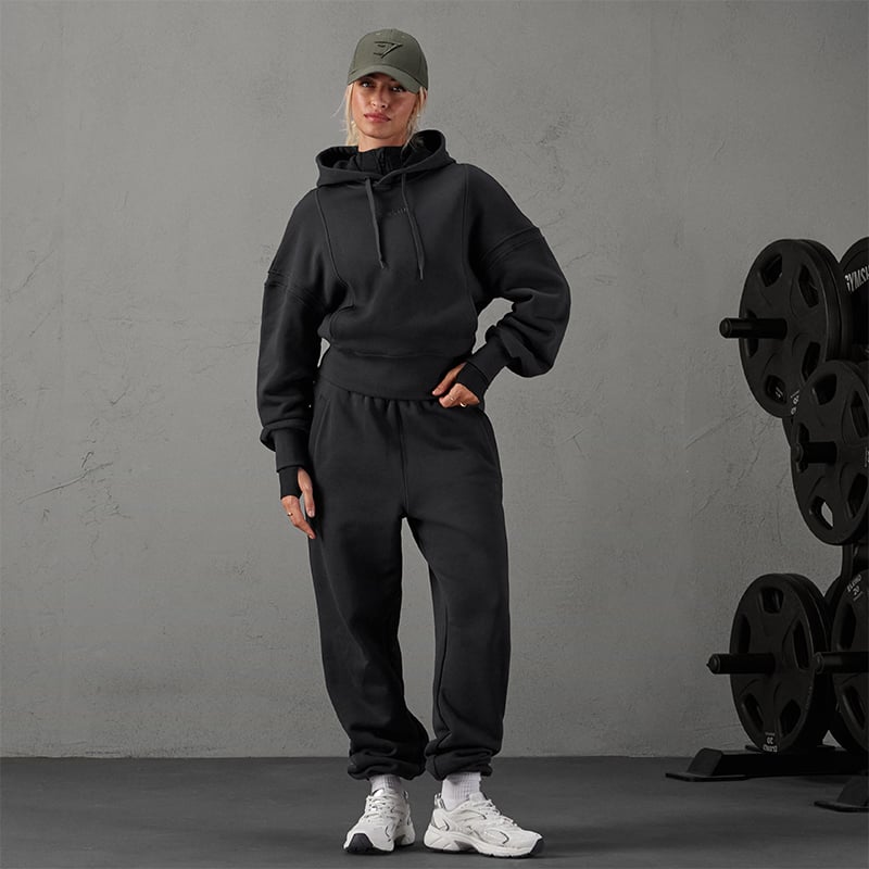 The Best Women's Sweatsuits For Lounging, Working Out & More | Gymshark Central